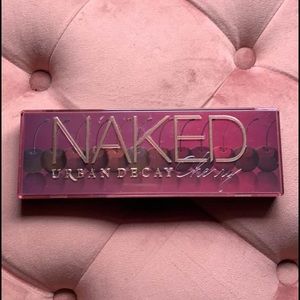 UD NAKED CHERRY PALETTE
